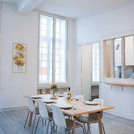 Wonderhost, Volumes Incroyables & Royale Pau